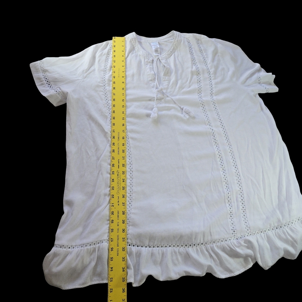 Elegant White Women's Swim Coverup with Lace Detail - Picture 2 of 4